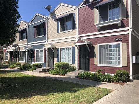 townhouses for rent in la.